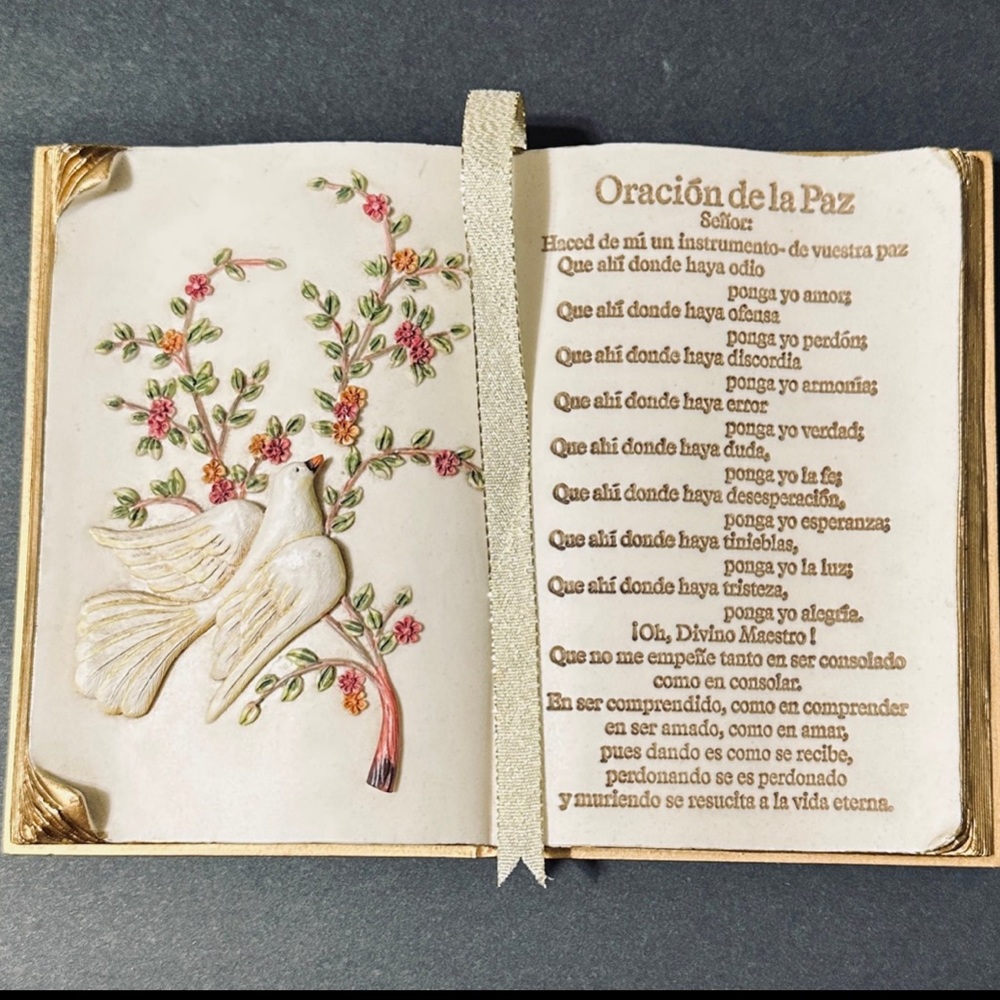 VINTAGE MONTEFIORI COLLECTION FROM ITALY Prayer of Peace Book in Spanish